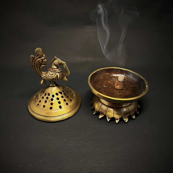 Metal_Brass_Color_Finish_Dhoop_Dani_|_Bakhoor_Holder_|_Loban_Burner_|_Incense_Holder,_for_poja_Room