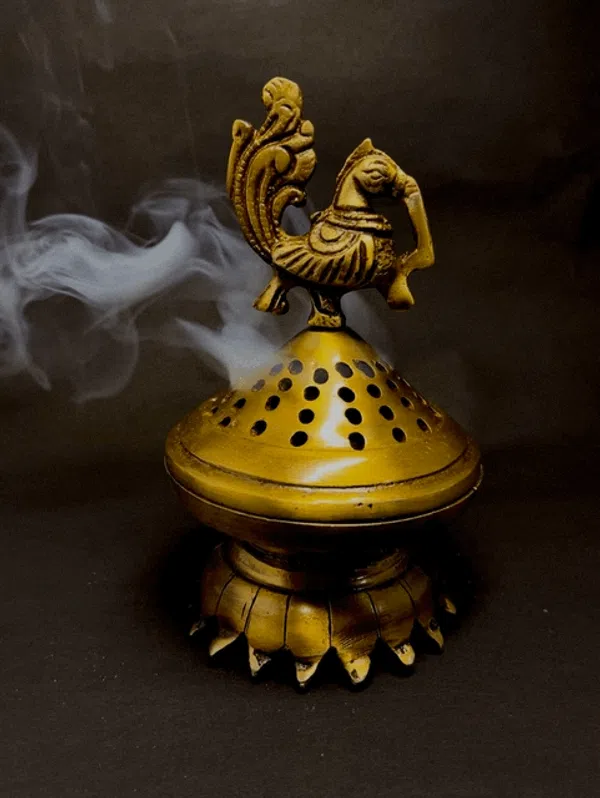 Metal_Brass_Color_Finish_Dhoop_Dani_|_Bakhoor_Holder_|_Loban_Burner_|_Incense_Holder,_for_poja_Room