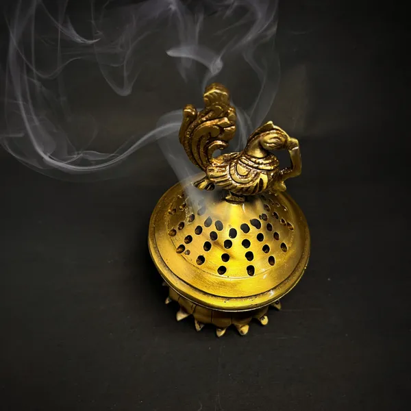 Metal_Brass_Color_Finish_Dhoop_Dani_|_Bakhoor_Holder_|_Loban_Burner_|_Incense_Holder,_for_poja_Room