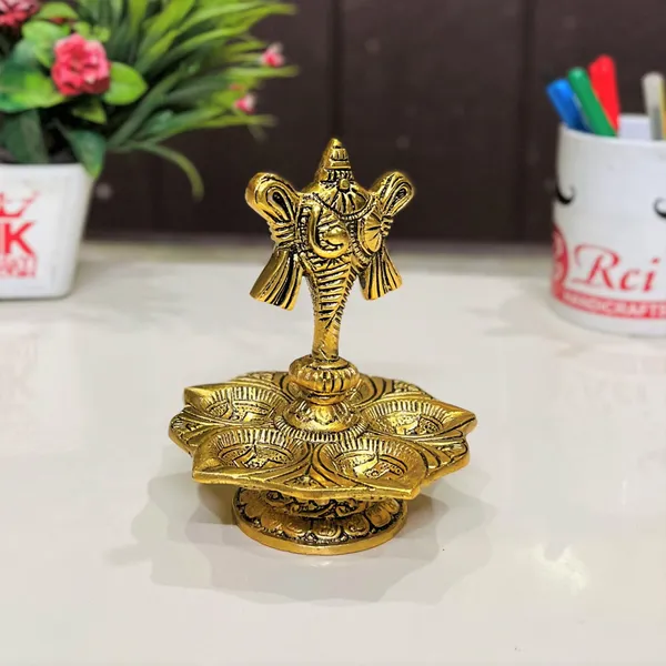 Metal_Tirupati_Balaji_Panch_Mukhi_Diya_with_Shanku_Stand_Gold_Plated_for_Home_and_Office_Pooja_Room_Decoration_5_batti_Diya