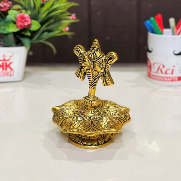 Metal_Tirupati_Balaji_Panch_Mukhi_Diya_with_Shanku_Stand_Gold_Plated_for_Home_and_Office_Pooja_Room_Decoration_5_batti_Diya