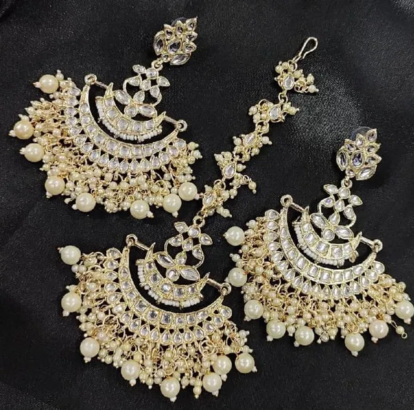 Kundan_Pearl_Mangtika_With_Kundan_Pearl_Earrings