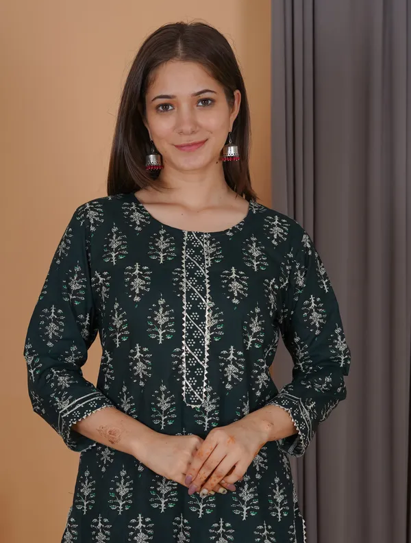Dark_Green_Cotton_60*60_Three_Fourth_Sleeves_Printed_Kurti_Pant_Set_For_Women
