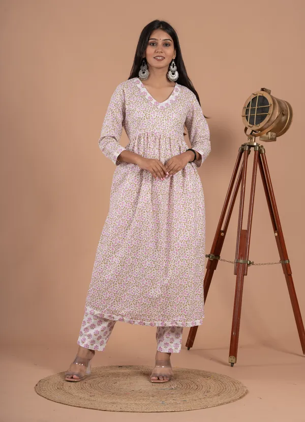 White_Cotton_60*60_Three_Fourth_Sleeves_Printed_Kurti_Pant_Set_For_Women