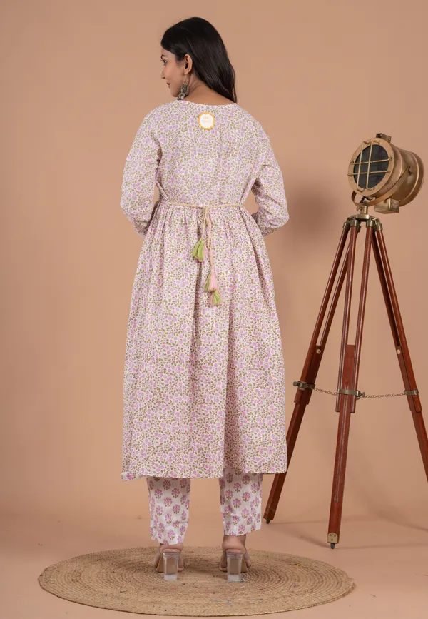 White_Cotton_60*60_Three_Fourth_Sleeves_Printed_Kurti_Pant_Set_For_Women