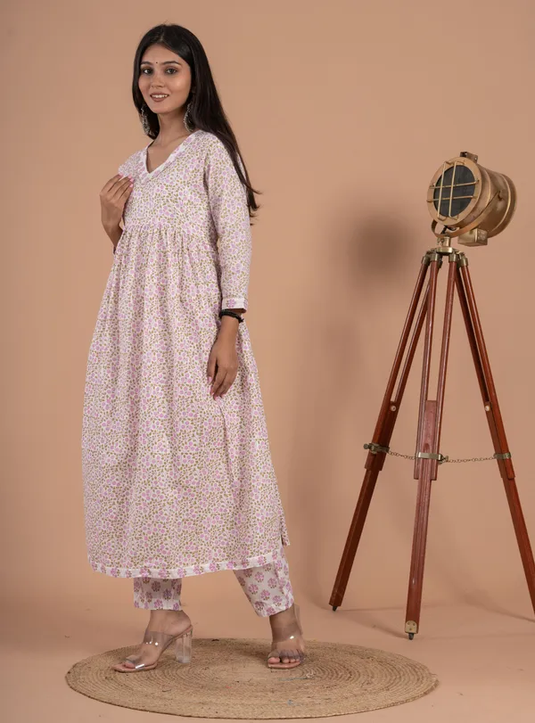 White_Cotton_60*60_Three_Fourth_Sleeves_Printed_Kurti_Pant_Set_For_Women