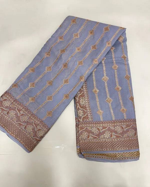 Humairah_Presents_Pure_Handloom_Grey_Chiffon_Copper_Stripe_Booti_Jaal_with_Resham_Mina_Zari_Border_and_Grey_Blouse
