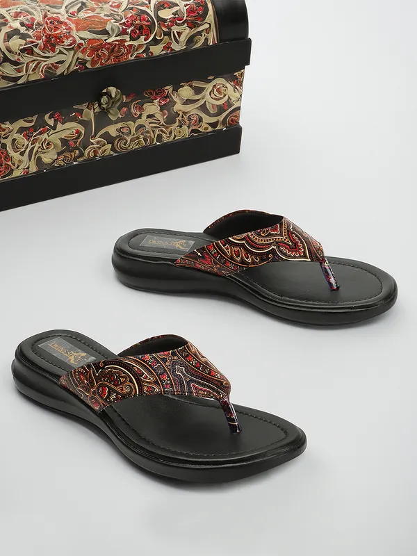 Casual_V-Strap_Slip_On_Flat_Slippers_(Cream)