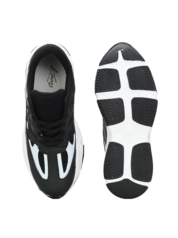 Women_Textured_Water_Repellent_Upper_Sneakers