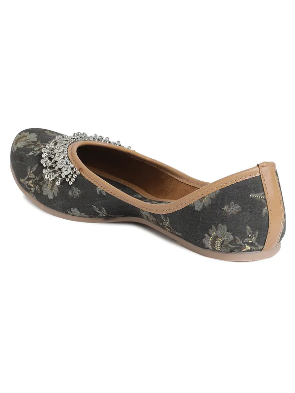 Trendy_Black_Embellished_Rexine_Bellies_with_PVC_Sole_For_Women