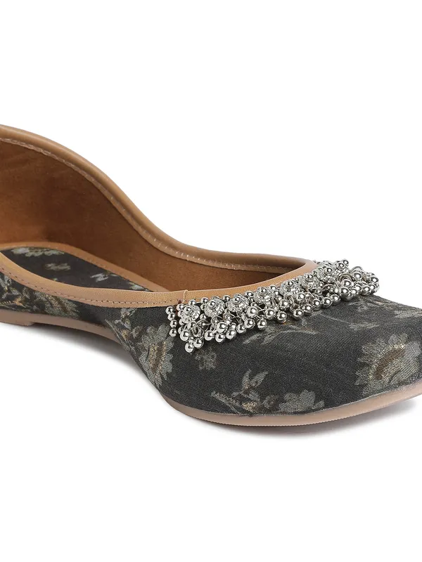 Trendy_Black_Embellished_Rexine_Bellies_with_PVC_Sole_For_Women