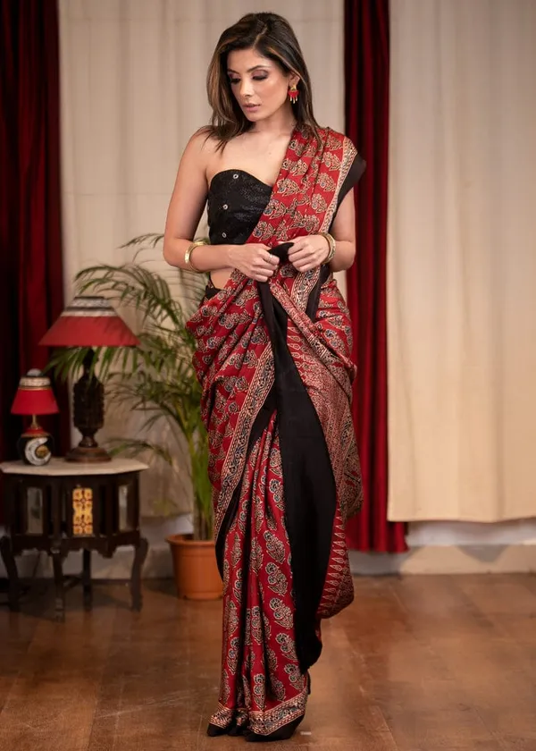 Maroon_Colour_Linen_Saree_(With_Unstitched_Blouse_Piece)_(For_Women)