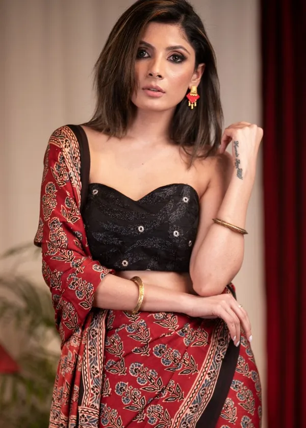 Maroon_Colour_Linen_Saree_(With_Unstitched_Blouse_Piece)_(For_Women)