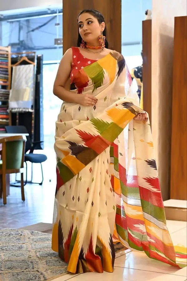 White_Ikat_Block_Print_Saree_With_Contrast_Border_With_Blouse_Piece