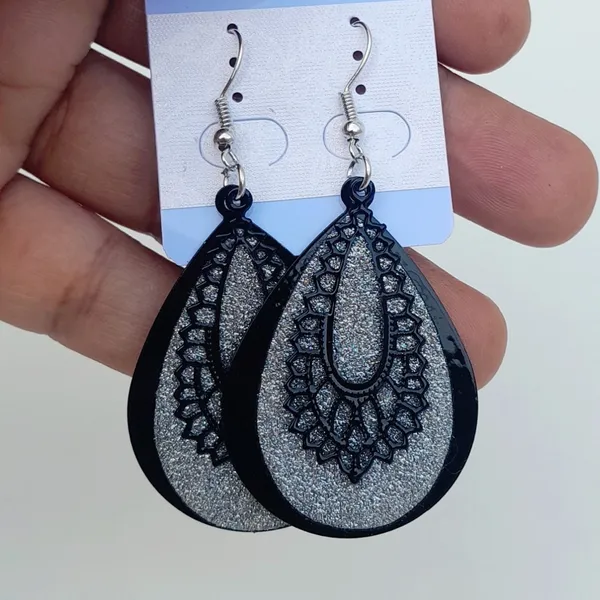 Earrings_for_Women_and_Girls_Black_Colour_Crystal_Design_Pattern