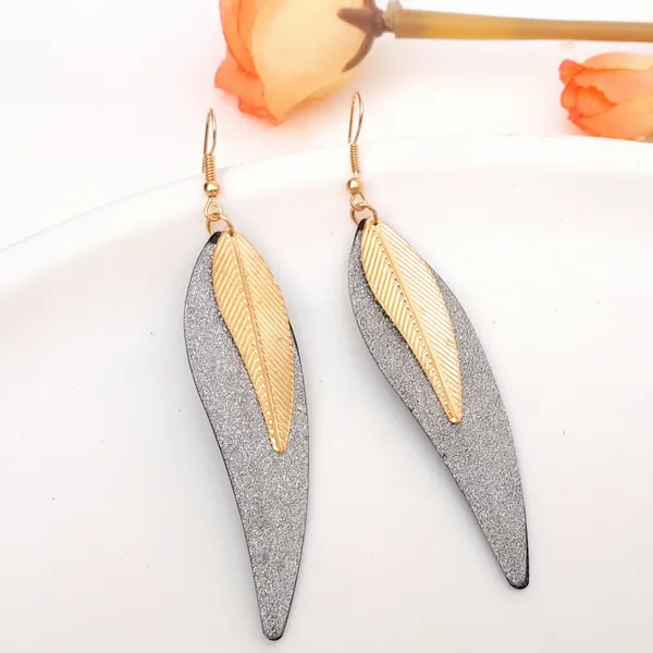 Earrings_for_Women_and_Girls_Golden_Black_Colour_Crystal_Design_Pattern