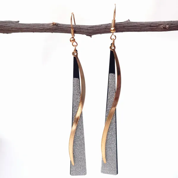 Earrings_for_Women_and_Girls_Golden_Black_Colour_Crystal_Design_Pattern