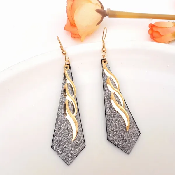 Earrings_for_Women_and_Girls_Golden_Black_Colour_Crystal_Design_Pattern