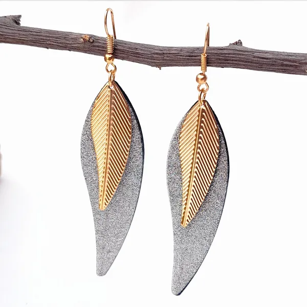 Earrings_for_Women_and_Girls_Golden_Black_Colour_Crystal_Design_Pattern