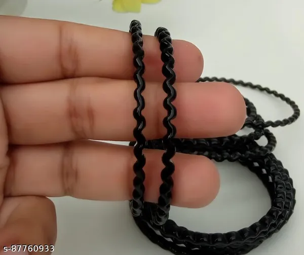 Pack_of_12_Glass_Bangle_Bracelet_Chudi_Set_For_Women_&_Girls_Black_Colour_Zig-Zag_Design