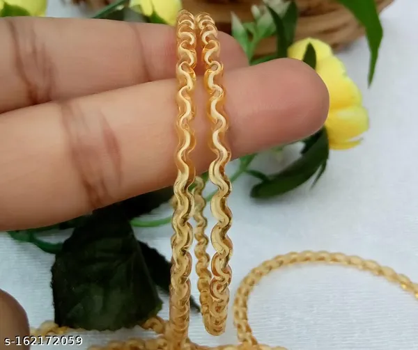 Pack_of_12_Glass_Bangle_Bracelet_Chudi_Set_For_Women_&_Girls_Gold_Colour_Zig-Zag_Design