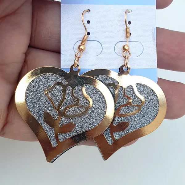 Gold_Colour_Metal_Earrings_for_Women_and_Girls_Crystal_Design_Pattern
