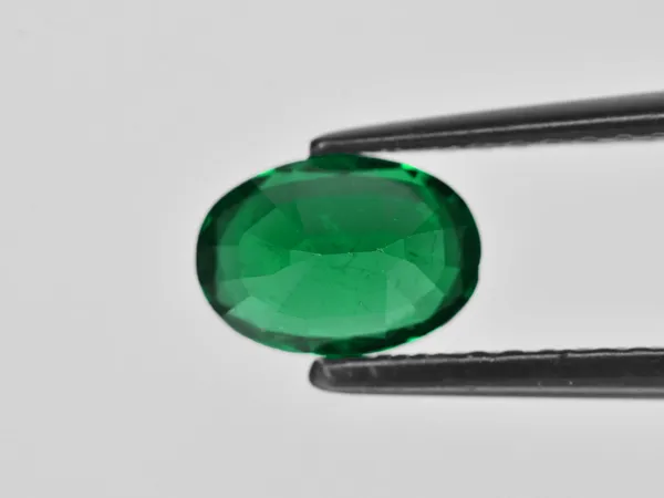 7.25_Ratti_Green_Columbian_Emerald_(Panna)_Natural_Loose_Gemstone