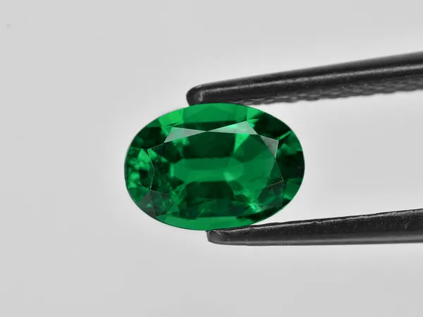 7.25_Ratti_Green_Columbian_Emerald_(Panna)_Natural_Loose_Gemstone