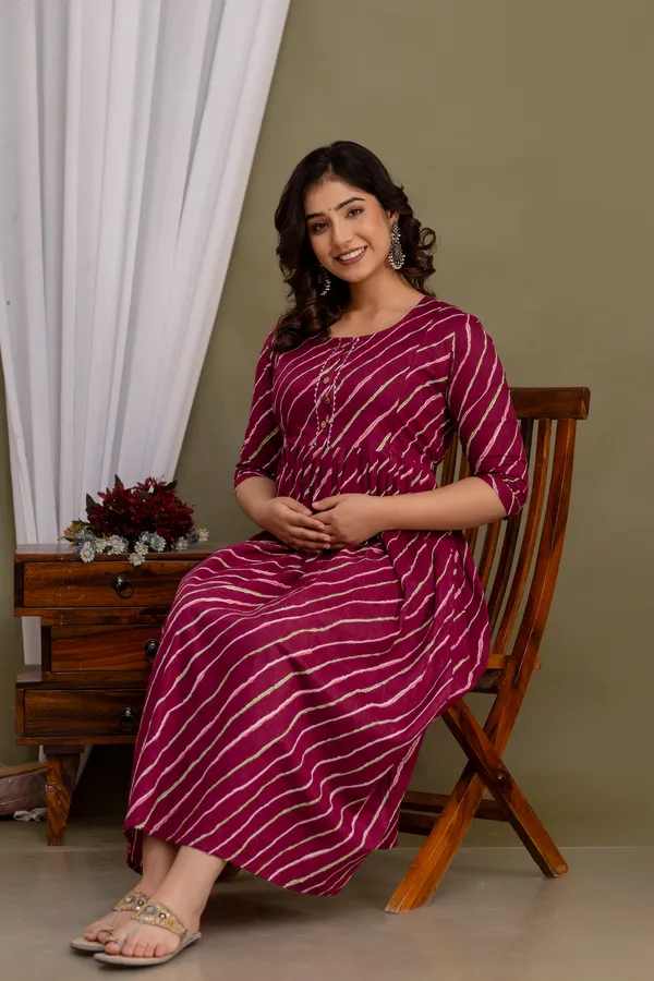 Lahriya_blossom__Cotton_Printed_Maternity_And_Feeding_Kurti_Combo_Of_2