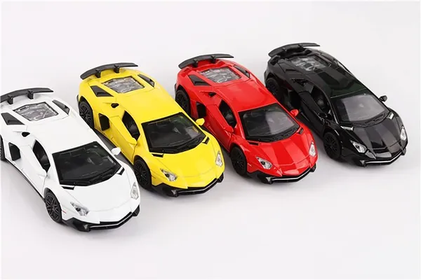 Lamborgini_Aventador_Sv__1:32_Die-Cast_Metal_Collectible_Car_with_Opening_Doors_and_Bonnet