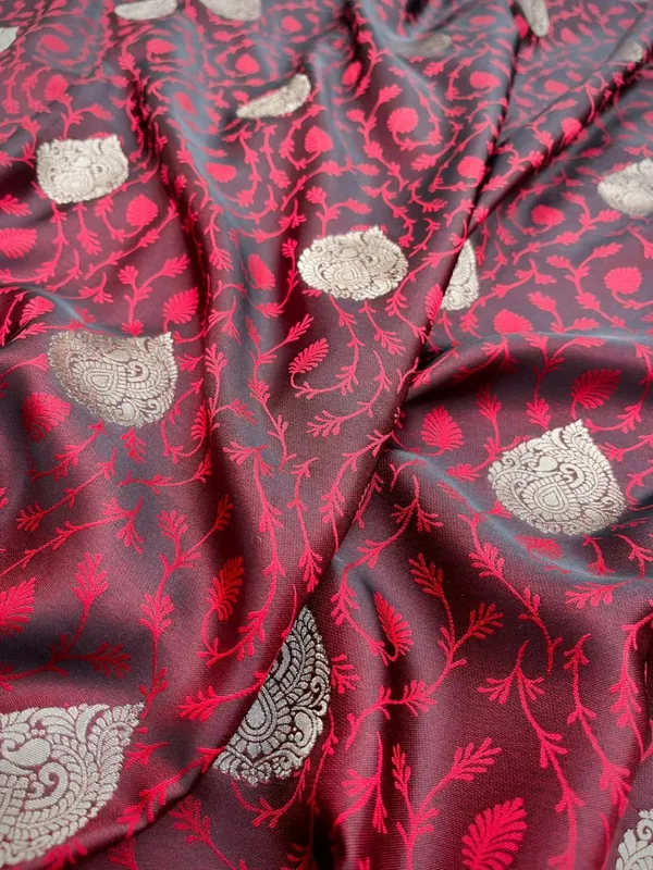Red_Soft_Banarasi_Silk_Saree_With_Blouse_Piece_For_Women
