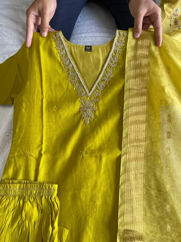 Parrot_Launching_New_Designers_Kurti_Pent_Dupatta_Set