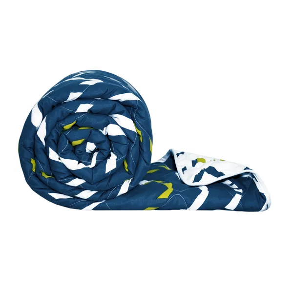 Abstract_Single_Comforter_for_Mild_Winter_(Polyester,_Dark_Blue_&_White)