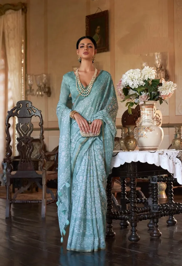 Light_Blue_Soft_Mul_Cotton_Saree_With_Batik_Print_&_Zari_Woven