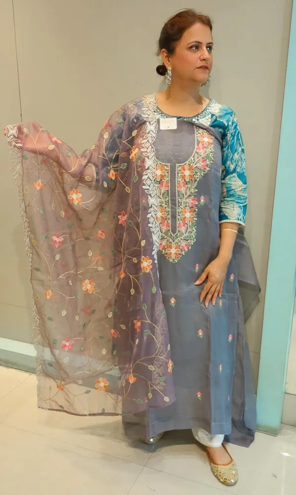 Liliac_Organza_Suit_For_Women