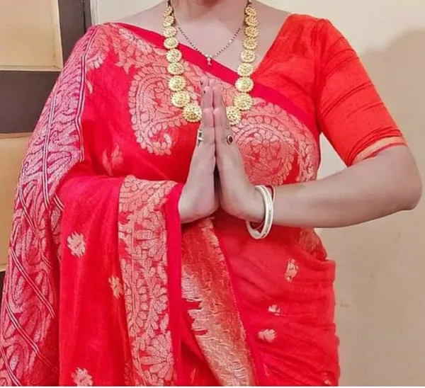 Red_Linen_Jamdani_Full_Body_Weaving_Work_Zari_Work_Saree