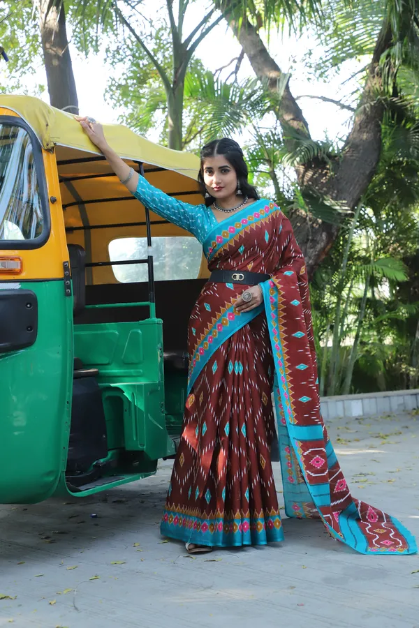Ikkat_Hand_Block_Print_Print_Pure_Soft_Cotton_saree_With_Blouse_Piece