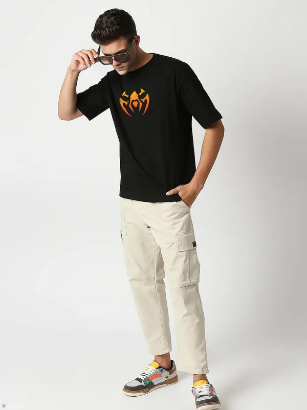 Black_Oversized_Printed_Half_Sleeve_Cotton_T-Shirt_For_Men