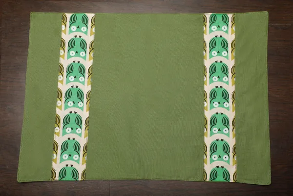 Pack_of_18_Pieces_Cotton_Green_Owl_Printed_Place_Mat_With_Napkin_for_Dining_and_Center_Table