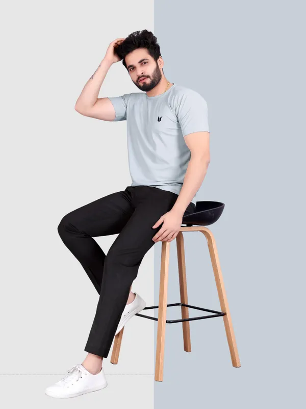 Men_Solid_Round_Neck_Grey_T-Shirt