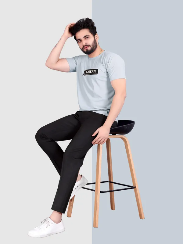 Men_Solid_Round_Neck_grey_T-Shirt