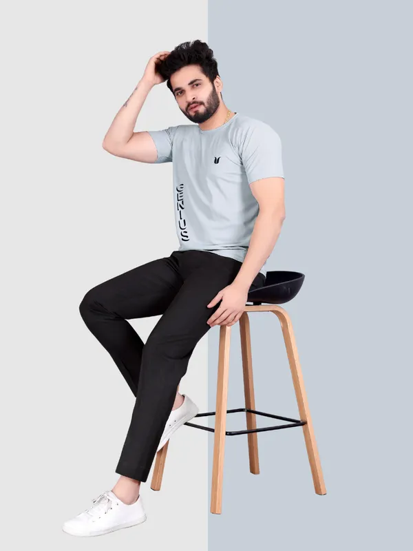 Men_Solid_Round_Neck_grey_T-Shirt
