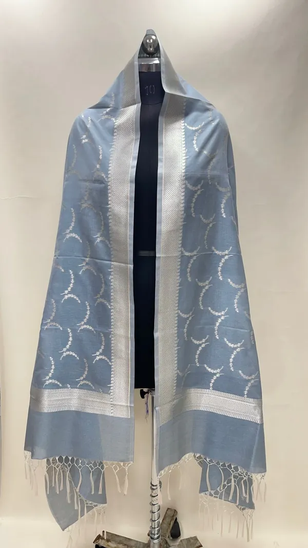 Humairah_Presents_Grey_Nakli_Semi_Katan_Silk_Silver_Zari_Banarasi_Dupatta
