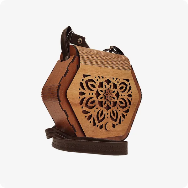 Red_Brown_Wooden_Ladies_Purse(Clutch);_Made_From_Different_Wood_Grains