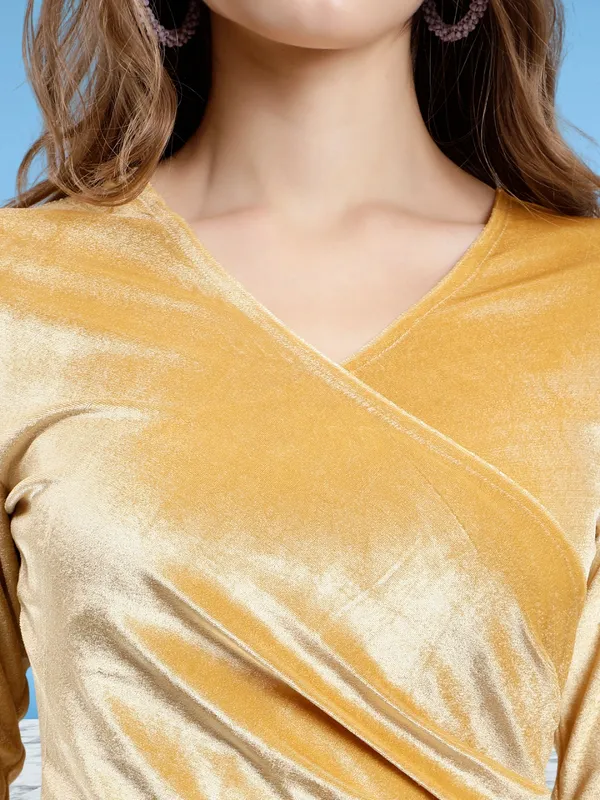 Gold_Velvet_Bodycon_Dress_For_Women