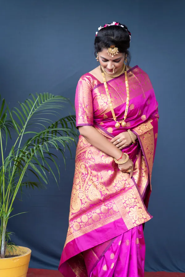 Pink_Pure_Paithani_Silk_Saree_With_Rich_Pallu_And_Unstiched_Blouse_Piece.