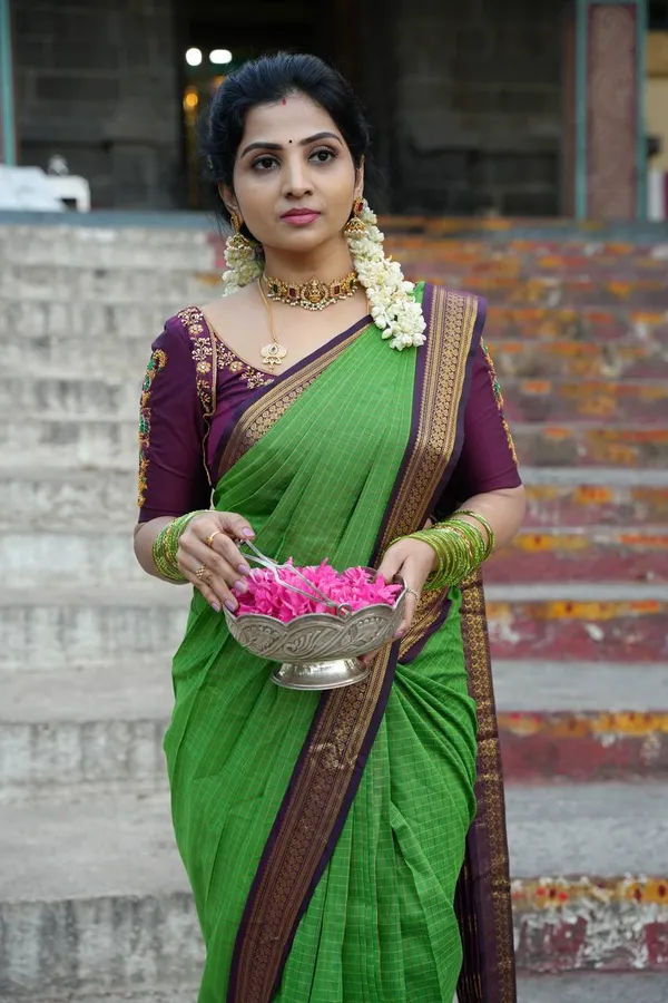 Perot_Banarasi_Silk_Wedding_&_Party_Wear_Saree_&_Unstiched_Blouse_For_Women