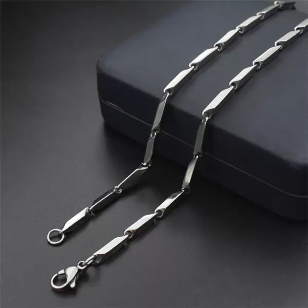 Gujju_Stainless_Steel_Silver_Chain_For_Boys_&_Men