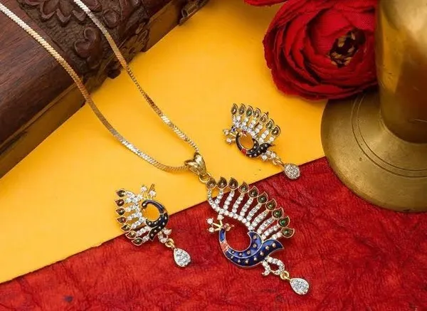 Gujju_Latest_Pendent_Set_With_Earrings