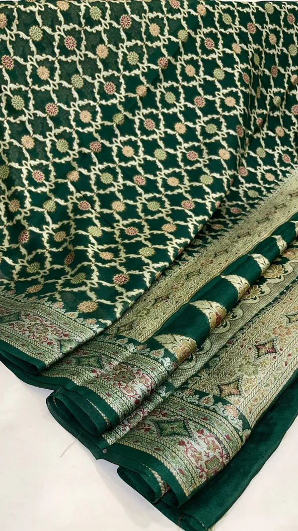 Humairah_Presents_Pure_Handloom_Dark_Green_Chiffon_Resham_Mina_Bandhani_Zari_Booti_with_Miankari_Pallu_and_Zari_Border_with_Dark_Green_Blouse